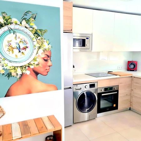 Apartamento Moderno Y Con Estilo En La Carihuela Torremolinos Exterior photo