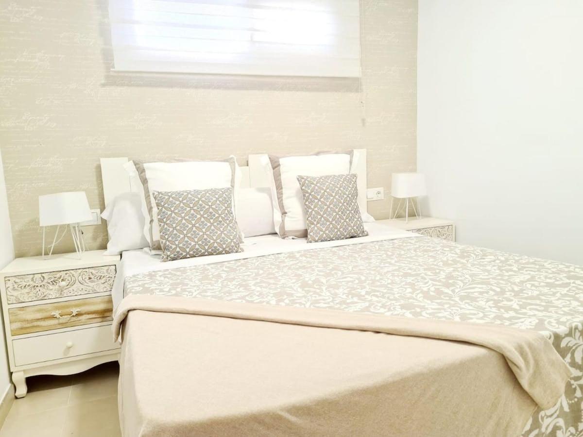 Apartamento Moderno Y Con Estilo En La Carihuela Torremolinos Exterior photo