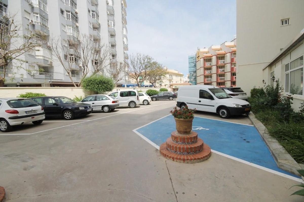 Apartamento Moderno Y Con Estilo En La Carihuela Torremolinos Exterior photo